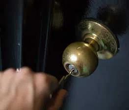 Safe Key Store North Easton, MA 508-657-3235 - 13-Key-Broke-In-Lock